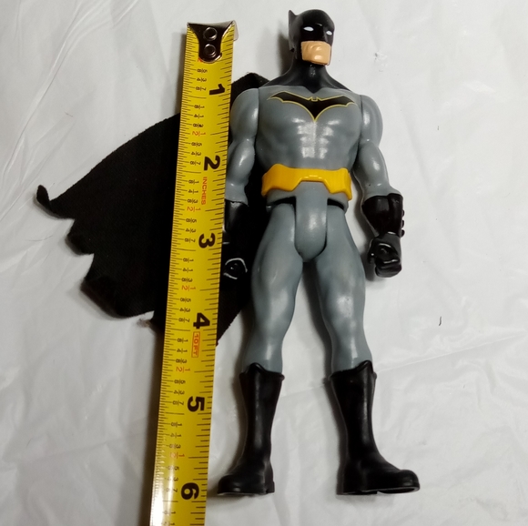 2018 Marvel Spiderman & 2017 Mattel Batman 6" Action Figures - Picture 6 of 13
